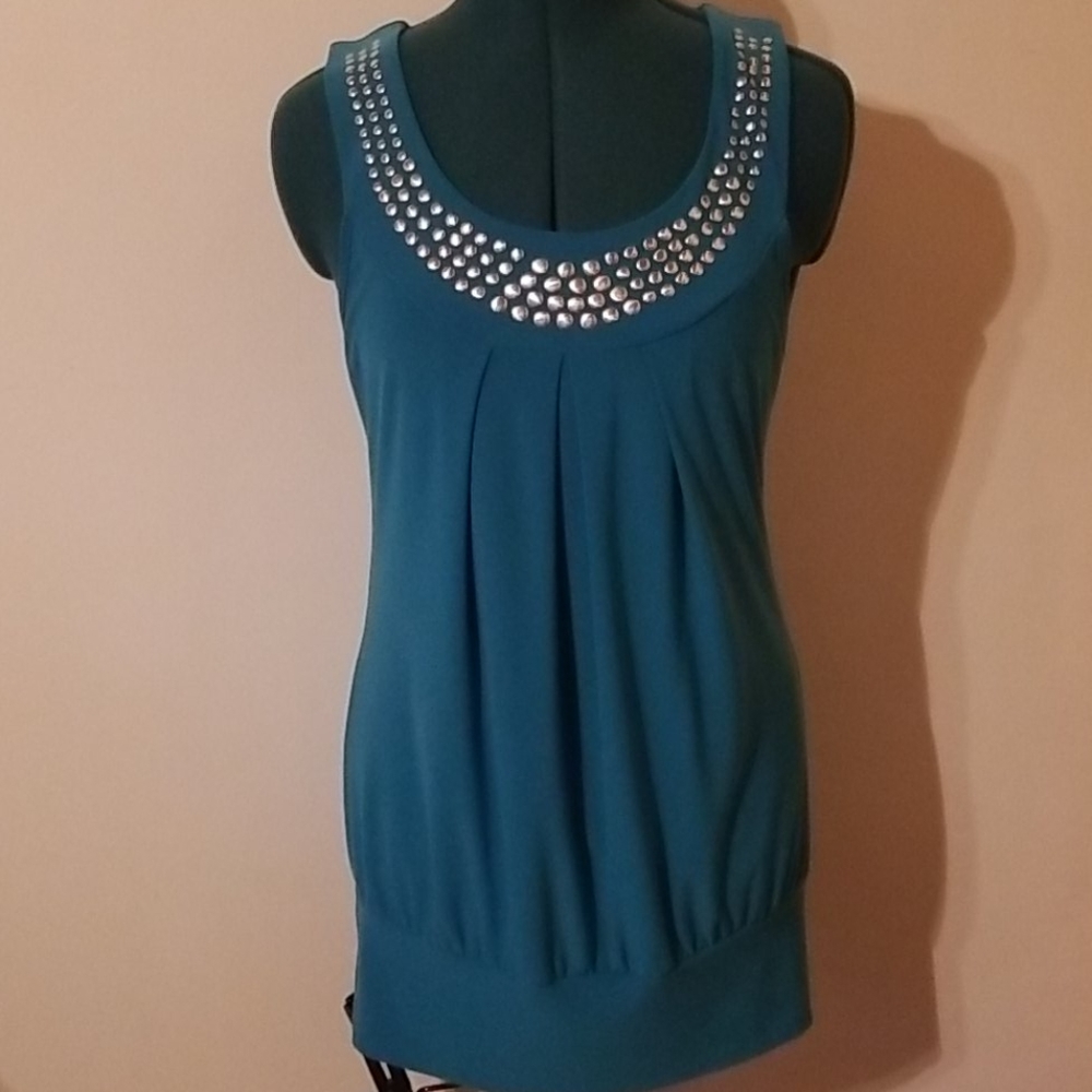 Sleeveless blouse